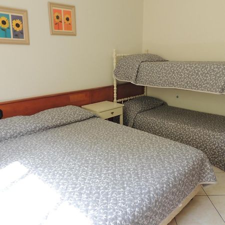 Residencial Kelly Cristina Apartment Bombinhas Bagian luar foto
